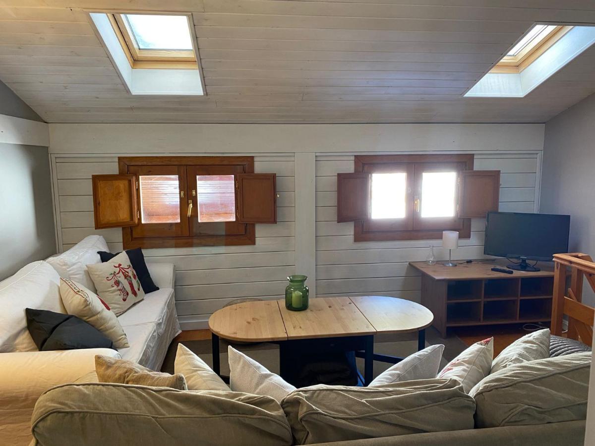 Acogedora Buardilla Duplex 6 Pax Lägenhet Incles Exteriör bild