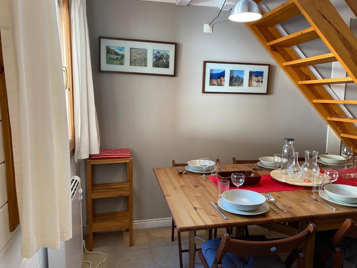 Acogedora Buardilla Duplex 6 Pax Lägenhet Incles Exteriör bild