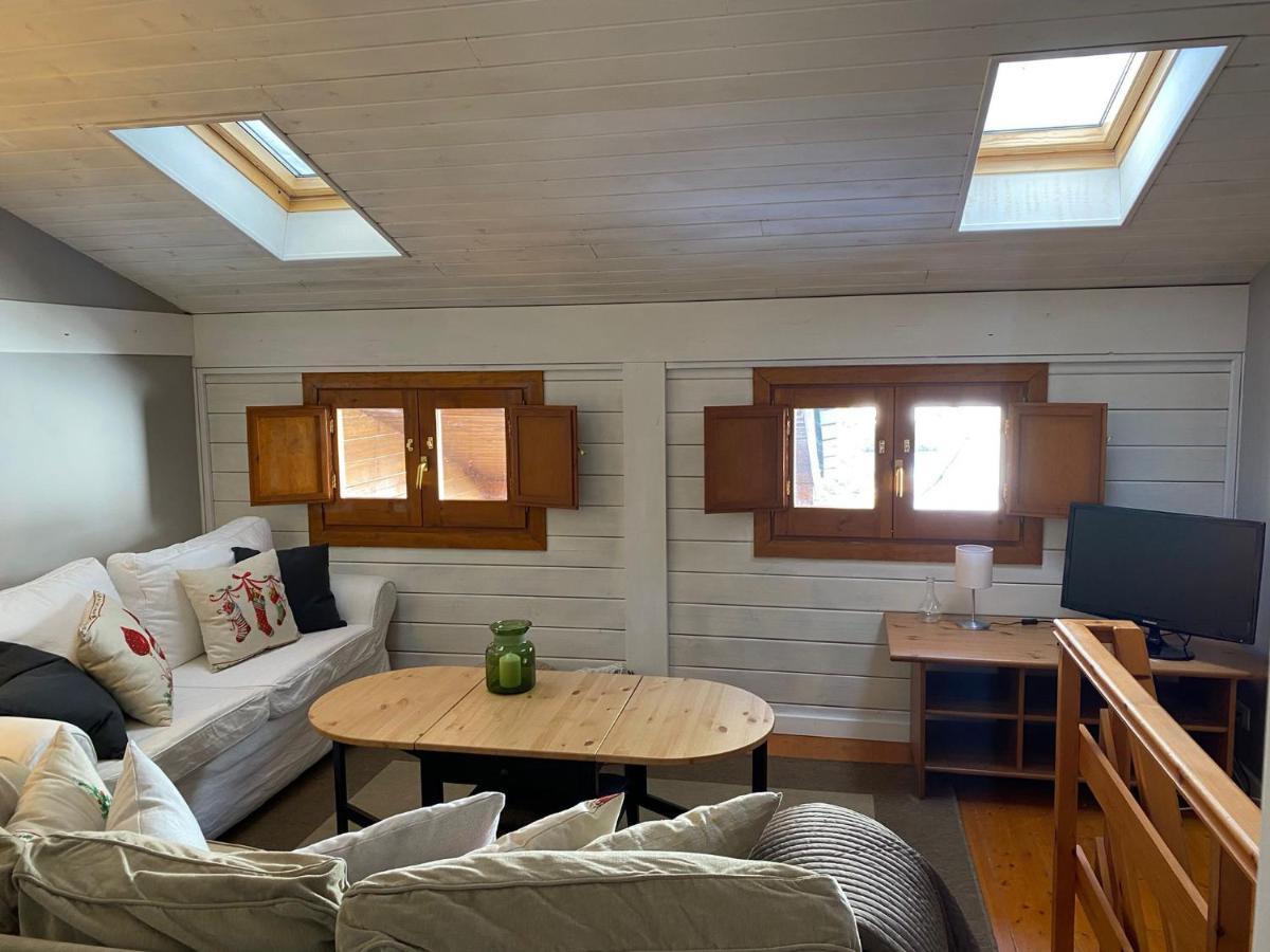 Acogedora Buardilla Duplex 6 Pax Lägenhet Incles Exteriör bild